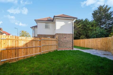 2B Hollycroft Avenue Wembley HA9 8LF - 009.jpg
