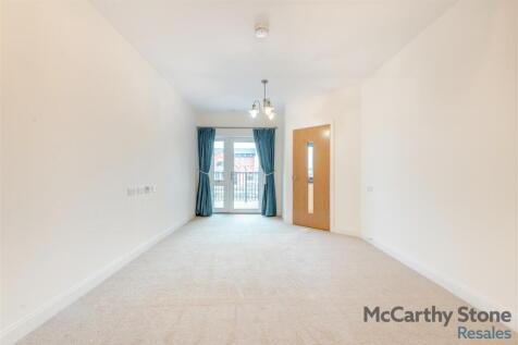 8668183-interior02.jpg
