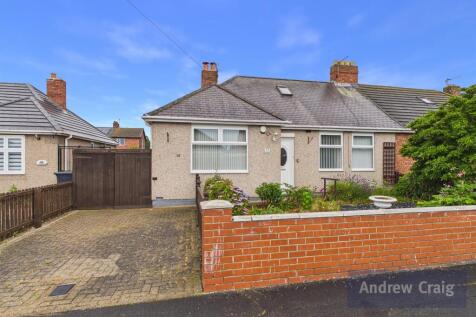 3-bed house on Elm Grove, South Shields, £850/mo