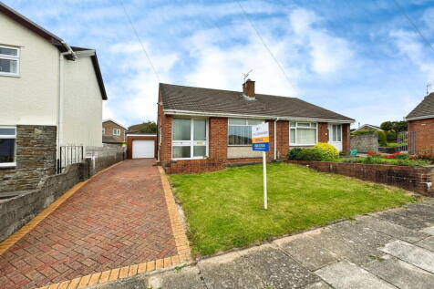 Bridgend, CF33 - property photo