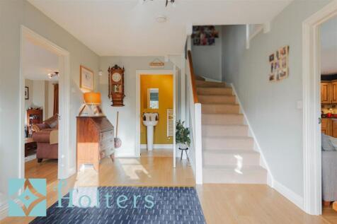 Entrance Hall 1.jpg