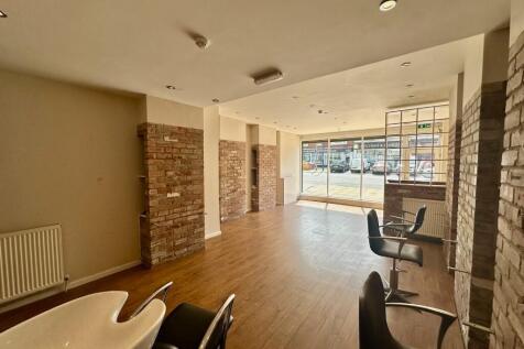 Commercial Property to rent Image 3