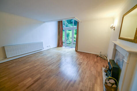 Oakdale Court, Grey Road , Altrincham photo 4