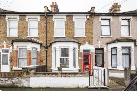 London, E6 - property photo