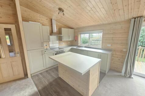 Laleham Reach, Chertsey photo 3