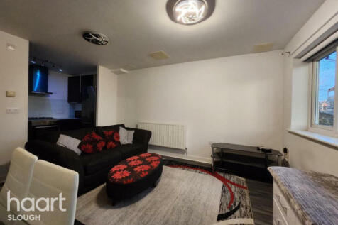 Aspects Court, SLOUGH photo 4