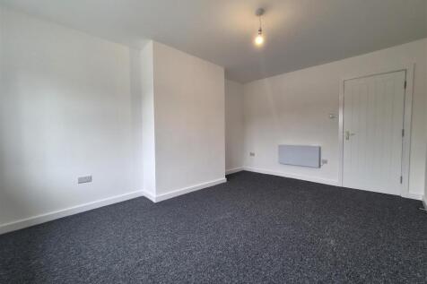 Huddersfield Road, Stalybridge photo 5