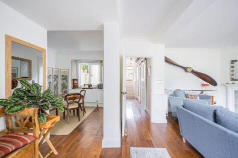Hallway Through to Sitting Room
