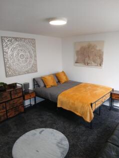 Flat 10, 147 Lythalls Lane