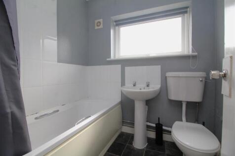 bathroom .JPG