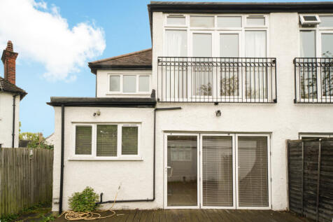 Tudor Gardens, Acton, Ealing photo 3