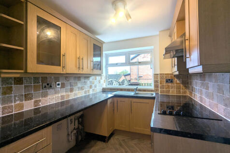The Green, Ossett, West Yorkshire photo 3