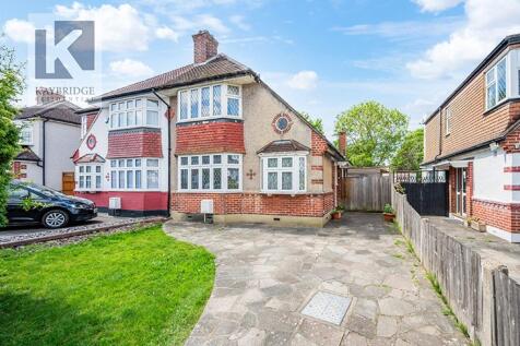Walsingham Gardens, Epsom - KT19 0LZ