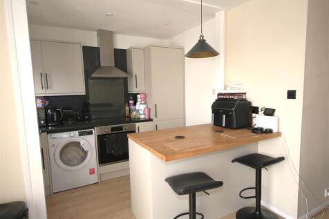 Kitchen b.JPG