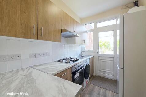 kitchen 2.jpg