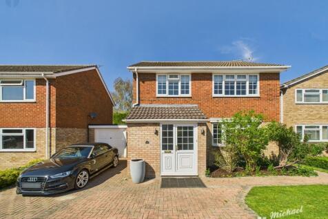 CAM03218G0-PR0592-STILL022