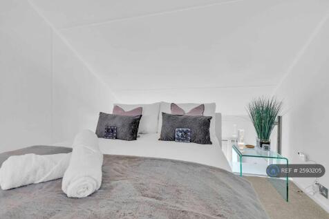 Upstairs Bedroom With Double Bed 