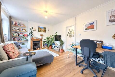 London, SE13 - property photo