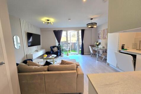 Shearwater Drive, London, NW9 photo 3