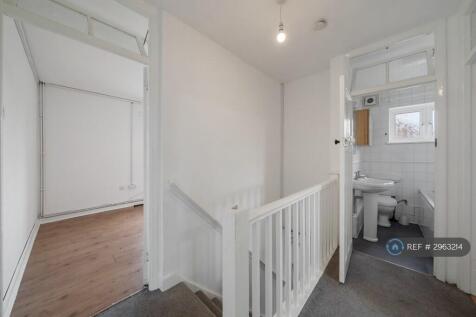 Ferndown Road, London, SE9 photo 5