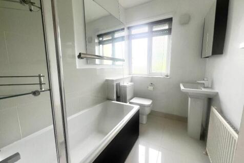 Lynwood Grove,London,N21 photo 5
