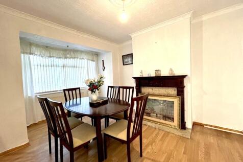 Silverstone Drive, Manchester photo 5
