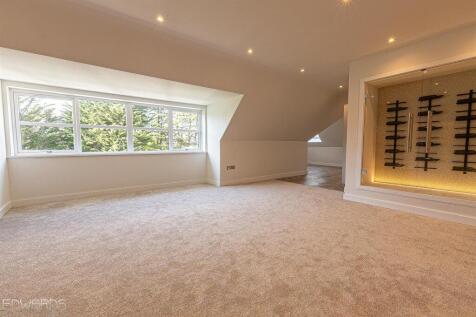 Ferndown, BH22 - property photo