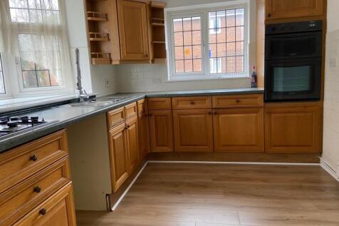 Brocksparkwood, Brentwood photo 3