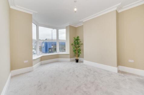 KITCHEN, DINING ROOM AND LOUNGE