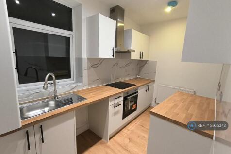 Regent St, Barnsley, S74 photo 3