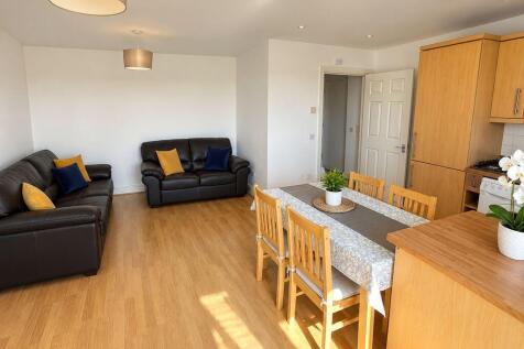 One bedroom Flat, Narev Court, Cedar Avenue, Enfield EN3 photo 3
