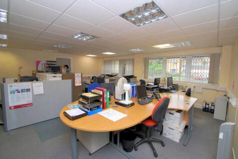 Commercial Property to rent Image 6
