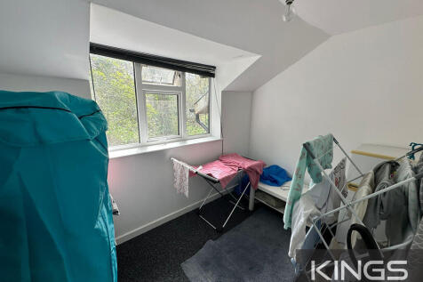 44b Burgess Rd (9...