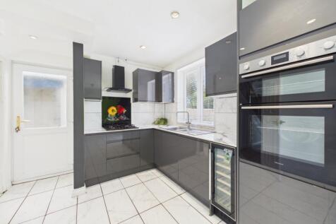 Park Road, Camberley, Surrey, GU15 photo 3