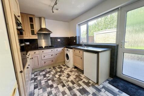 Kitchen 2.jpg