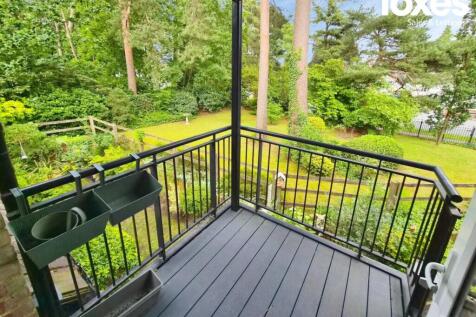 Cherrett Court, 557 Ringwood Road, Ferndown, Dorset, BH22 9FE photo 3