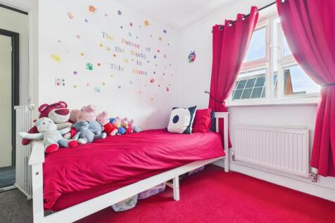 CAM03729G0-PR0099-STILL004