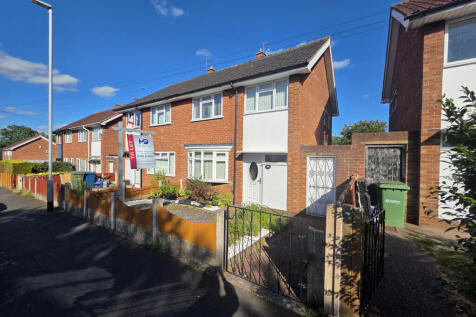 3 bed semi-detached house to rent Coleridge Drive