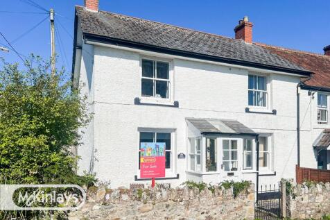 Characterful 4 Bedroom Cottage Overlooking the Vi