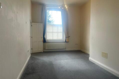 Horseshoe Crescent, Shoeburyness, Southend-on-Sea, Essex, SS3 photo 4