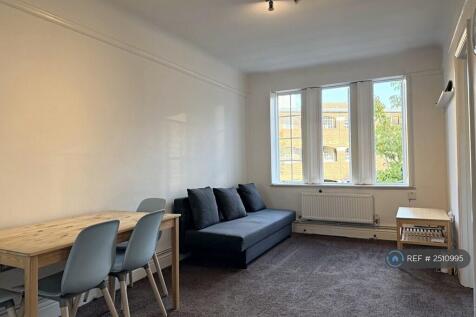 Mortimer Crescent, Kilburn, NW6 photo 3