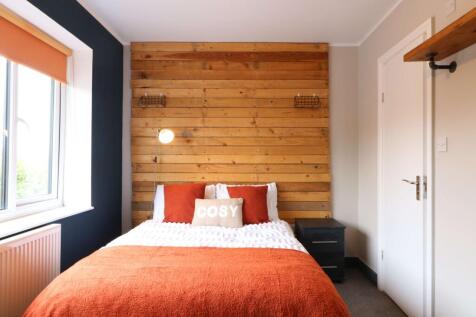 14 Haydon Road Room 6 1.JPG