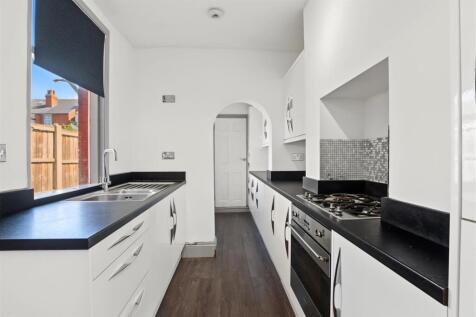 Kitchen_2.jpeg