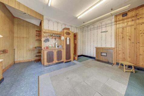 Kitchenette / Potential Bed 5