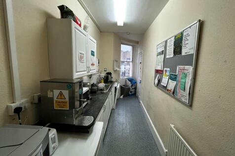 Kitchen 1.jpeg
