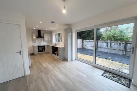 Open plan kitchen/diner/lounge