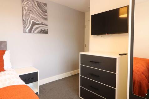 1 Croft Avenue Room 5 3.JPG