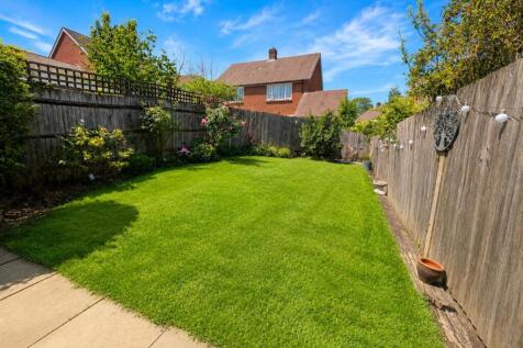 65 Baxendale Way - Garden.jpg