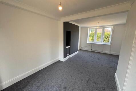 St Ives Cres, Grimsby photo 4