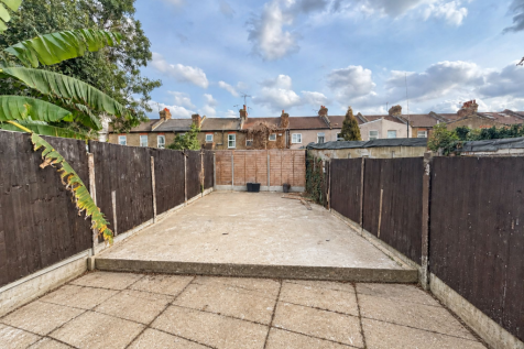 150 Windsor Road IG1 1HE